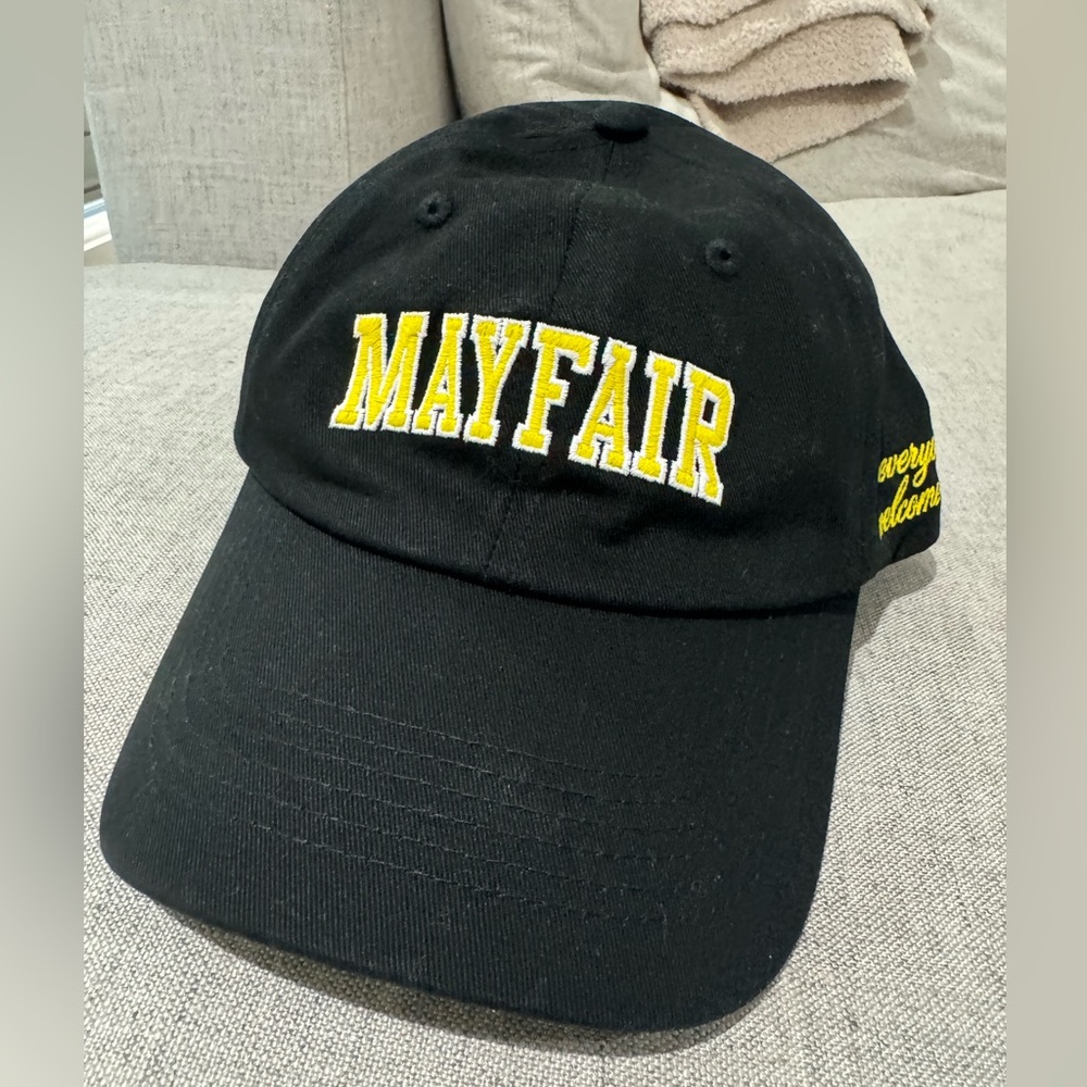 NWOT Mayfair group hat